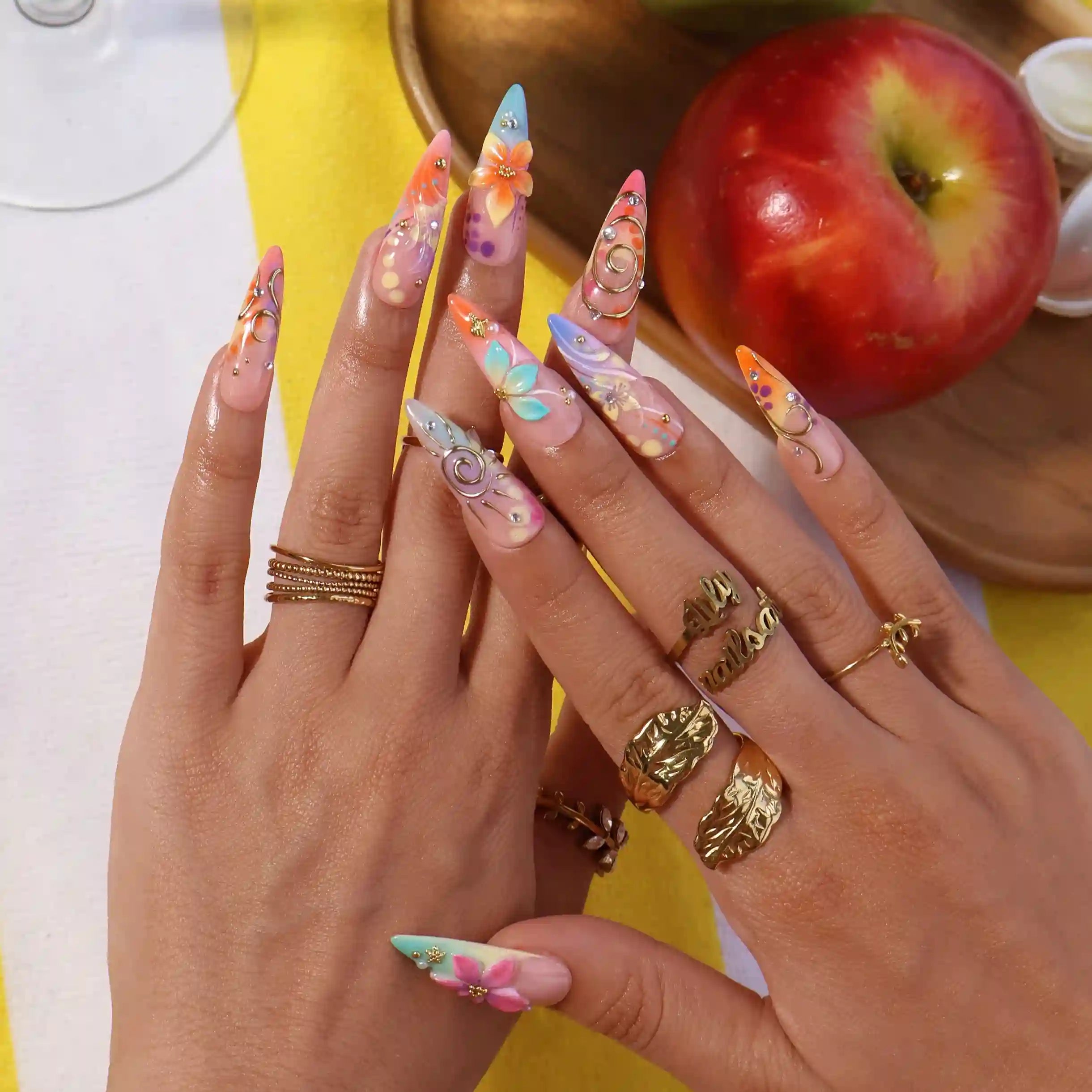 La Abundancia Fake Nails