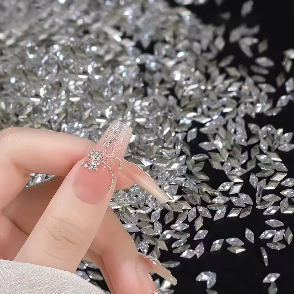 100PCS Mini Rhombic Zircon Rhinestone Nail Charms